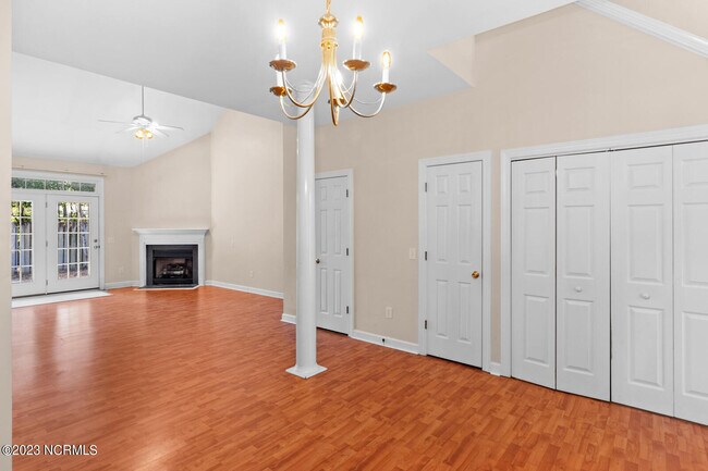 Building Photo - 5006 Carleton Dr