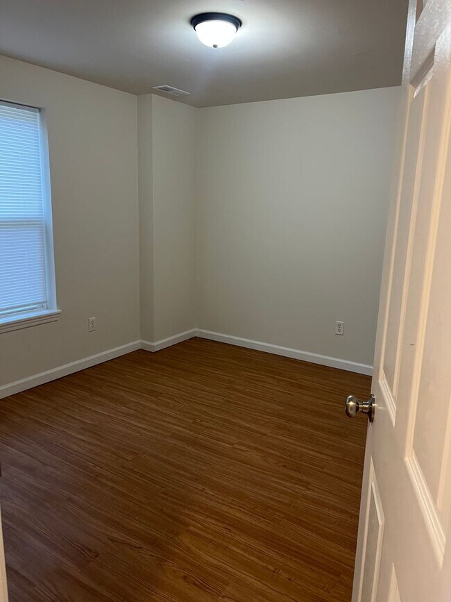 Building Photo - 11183 Cumberland Gap Dr