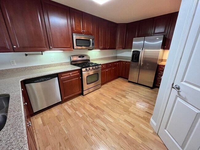 Building Photo - 320 Rindge Ave