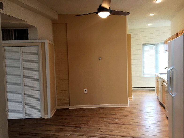 Dining/Kitchen - 127 S York Rd