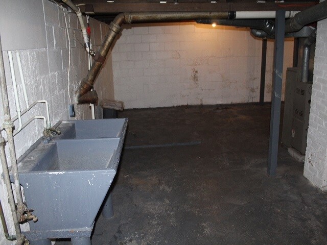 Building Photo - 951 Wauceda Ave