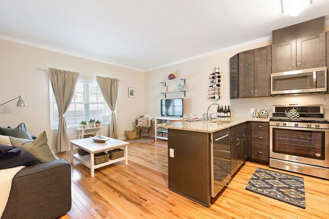 Primary Photo - 450 Pompton Ave