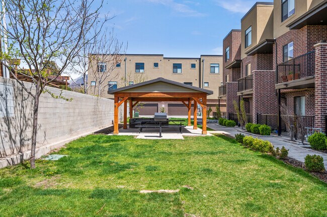 Shared Pavilion - 1421 E Komenda Way