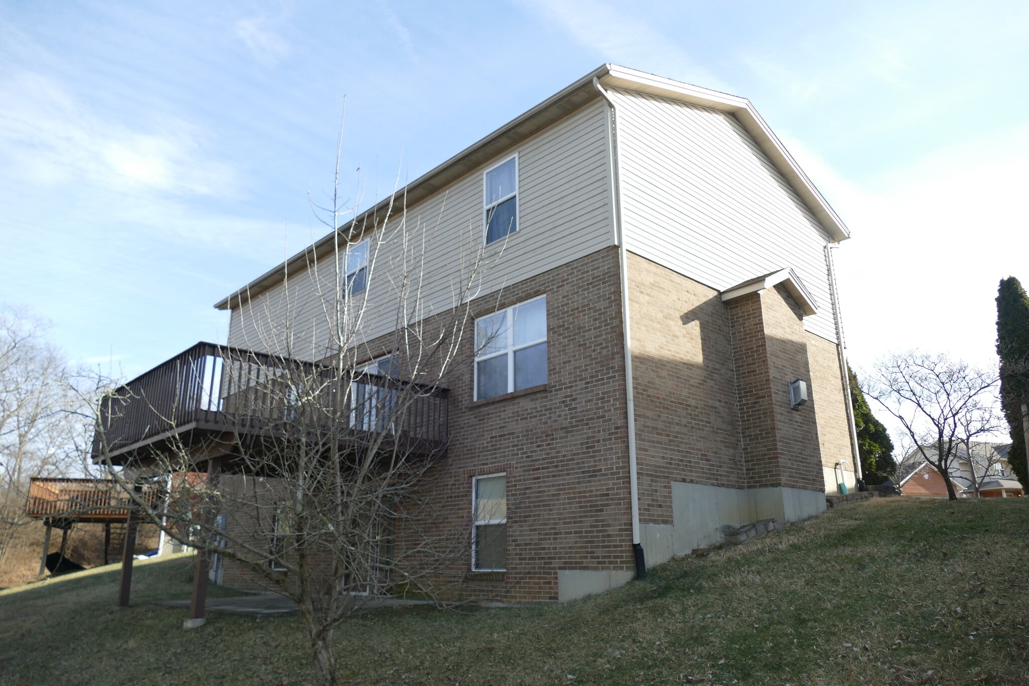 Walk out LL - 5795 Reserve Ct