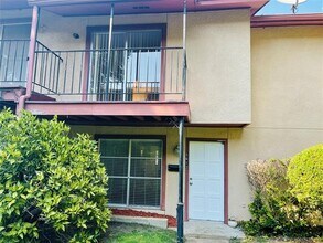 Building Photo - 5612 Marina Dr