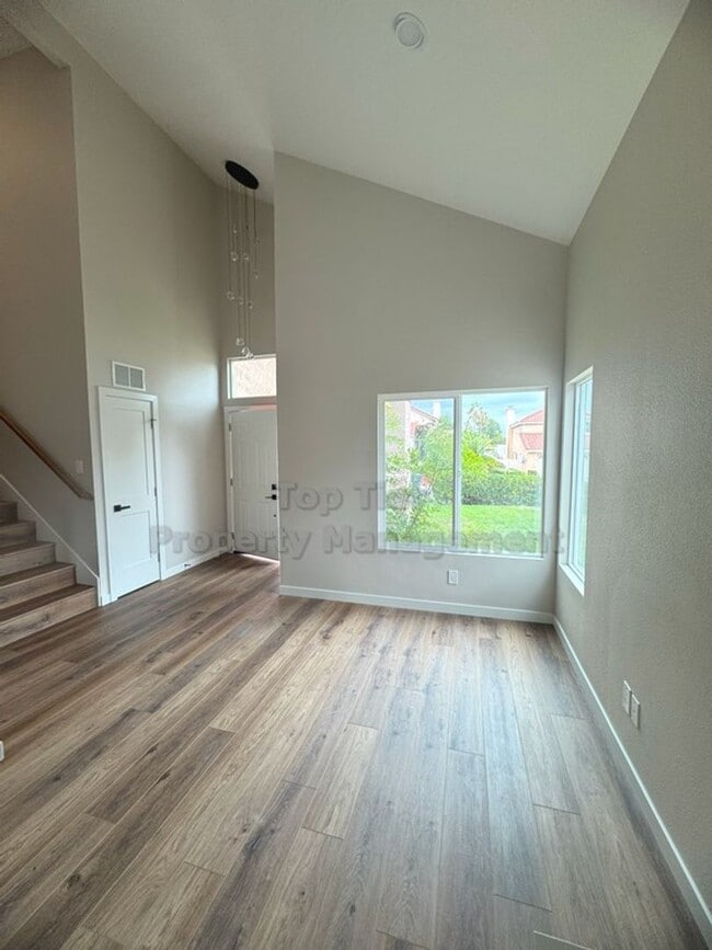Building Photo - Fully Remodeled 3-Bedroom, 2.5 Bath Home i...