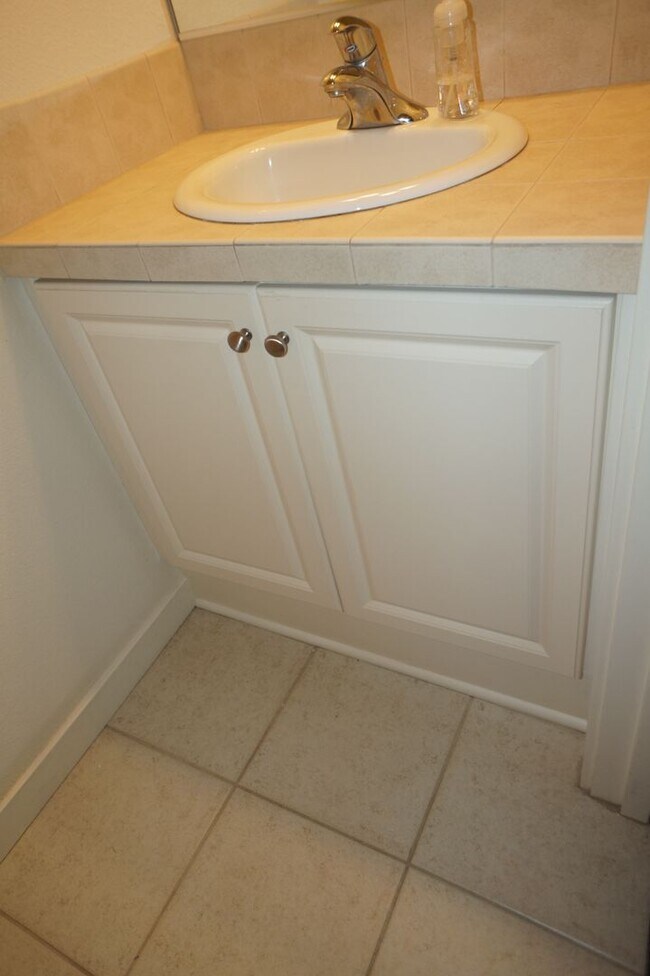 Building Photo - Beaverton Luxury Condo - Tanasbourne area