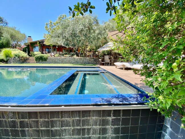 Building Photo - 3594 Silverado Trail N
