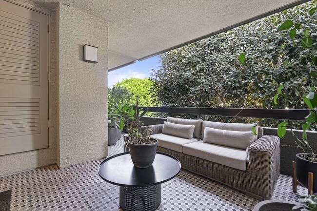 Building Photo - 2237 Century Hill