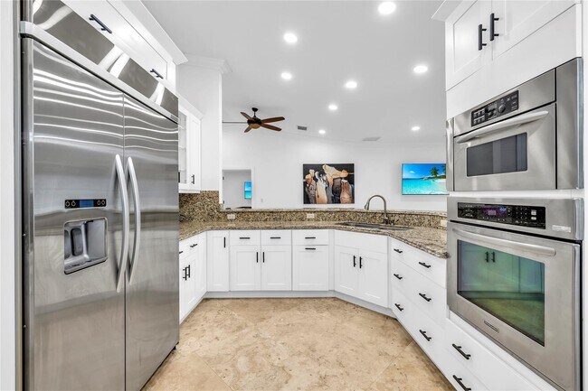 Building Photo - 6300 SW 190th Ave