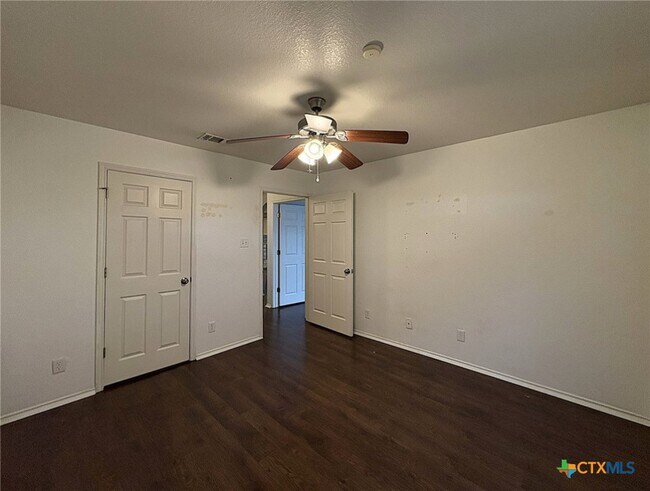Building Photo - 2404 Griffin Dr