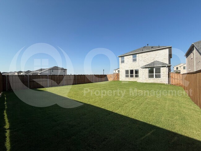 Building Photo - 904 Santa Lucia Dr