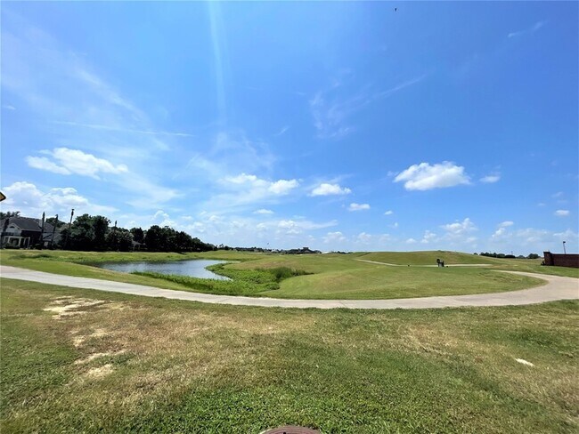 Building Photo - 16407 Stone Prairie Dr