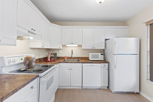 Building Photo - 2516 SW 74th Terrace