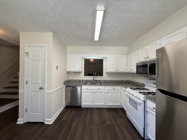 Building Photo - 2978 Lexington Trace Dr