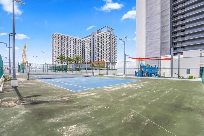 Building Photo - 16385 Biscayne Blvd