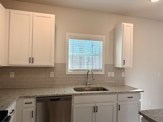 Building Photo - 401 Fox Crk Dr