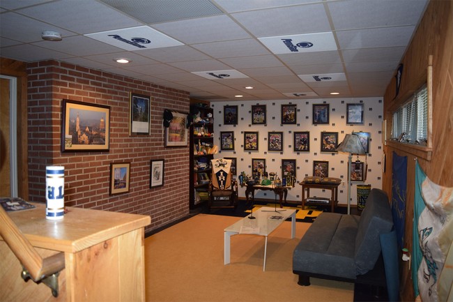 Building Photo - 301 Homan Ave