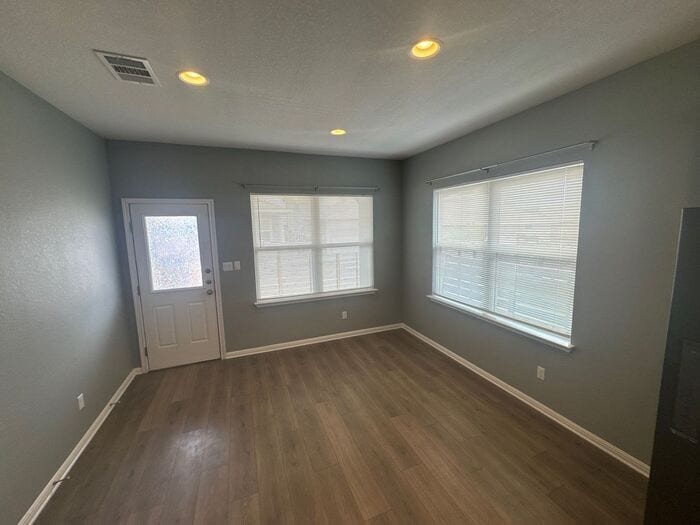 Building Photo - 722 Coconut Grove St