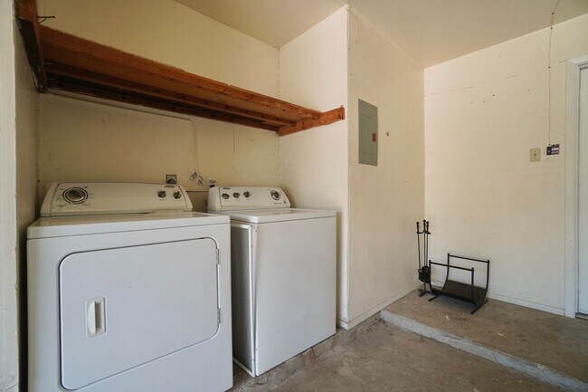 Building Photo - 7602 Woodstone Cove