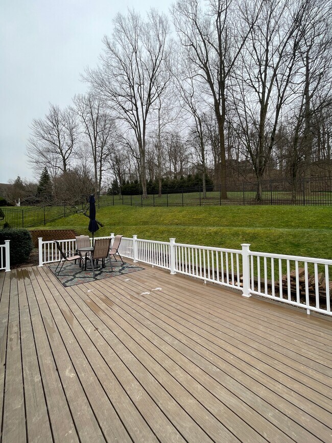 Building Photo - 4683 Shadyside Ln