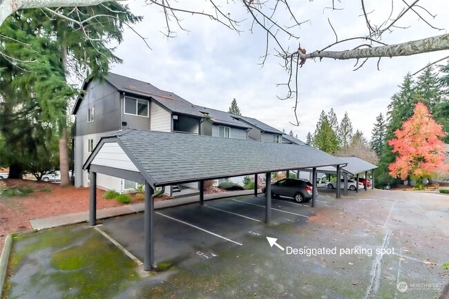 Building Photo - Lovely 2-Bedroom End Unit Condo in Cedarwo...