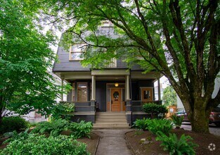 Building Photo - Top Floor Corner Flat in GORGEOUS 1886 Nob...