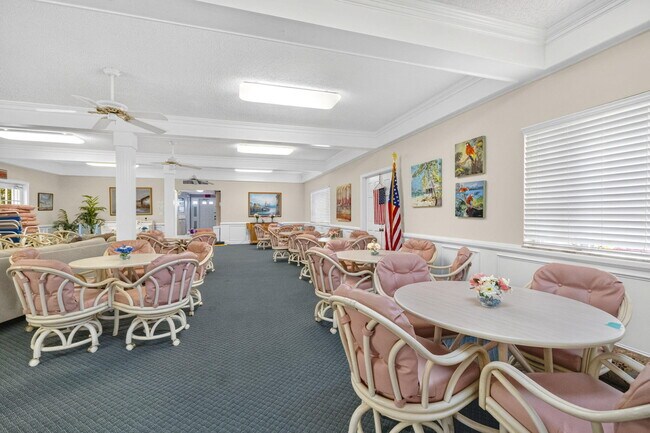 Building Photo - 400 S Cypress Rd