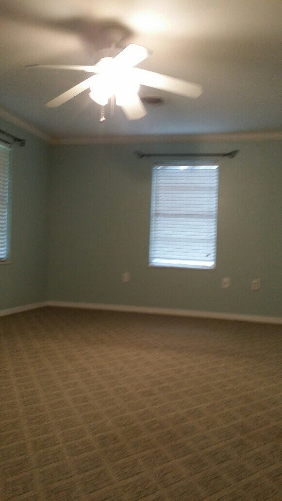 Building Photo - 385 Berry Rd