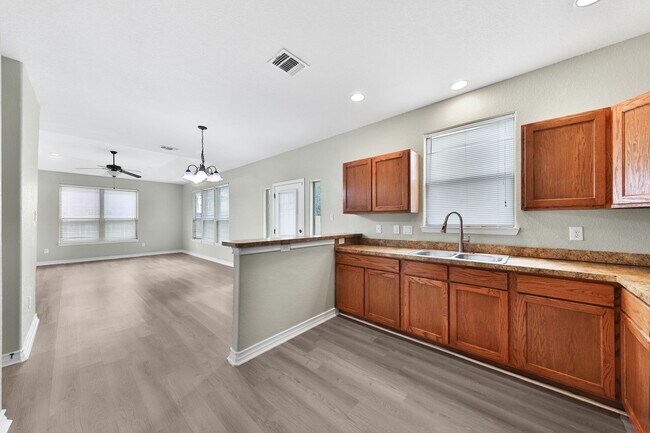Building Photo - Five Points 4 bedroom home