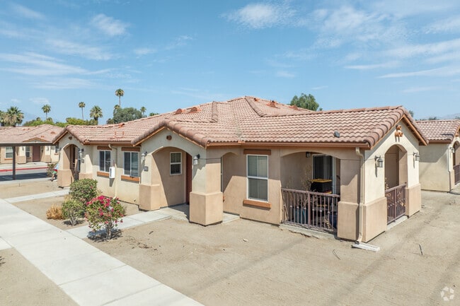 Building Photo - Horizons At Indio