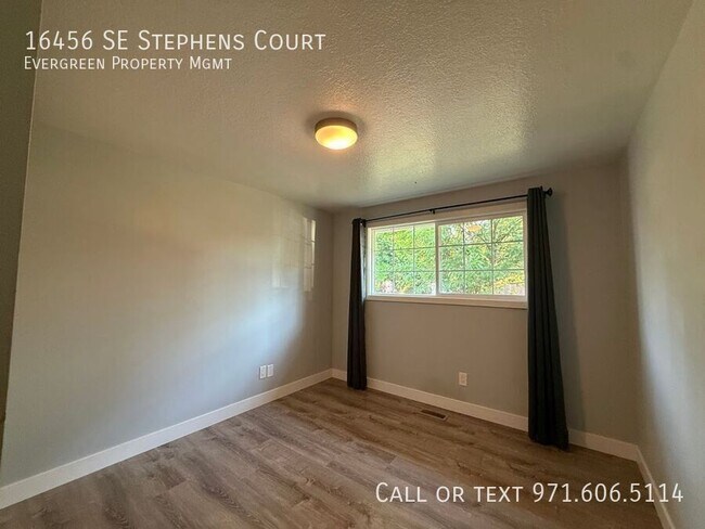 Building Photo - 16456 SE Stephens Ct
