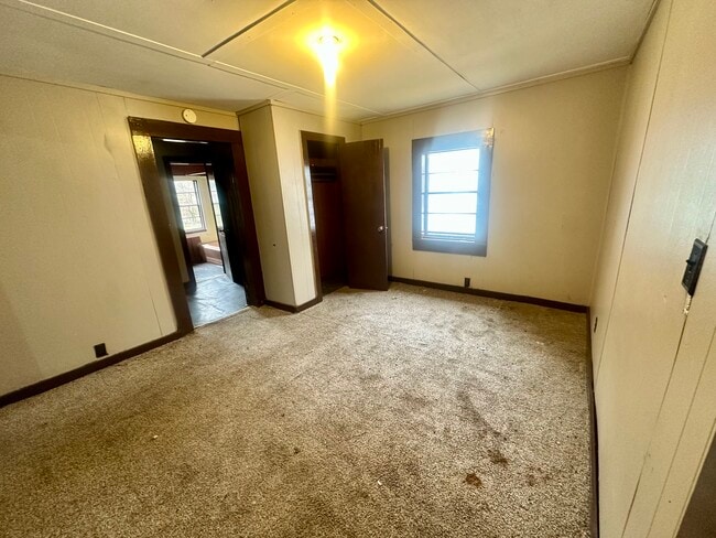 Building Photo - 1119 20th St N