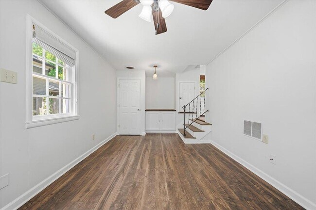 Building Photo - 3784 Philwood Ave