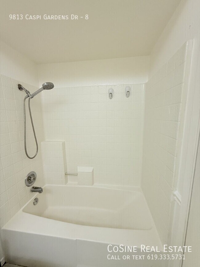Building Photo - 9813 Caspi Gardens Dr
