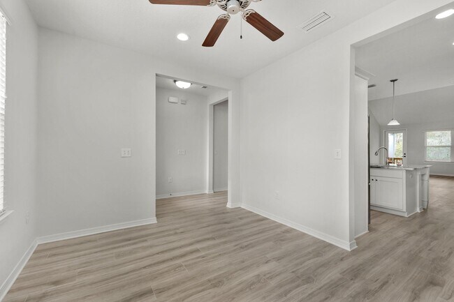 Building Photo - 303 Key Lime Pl