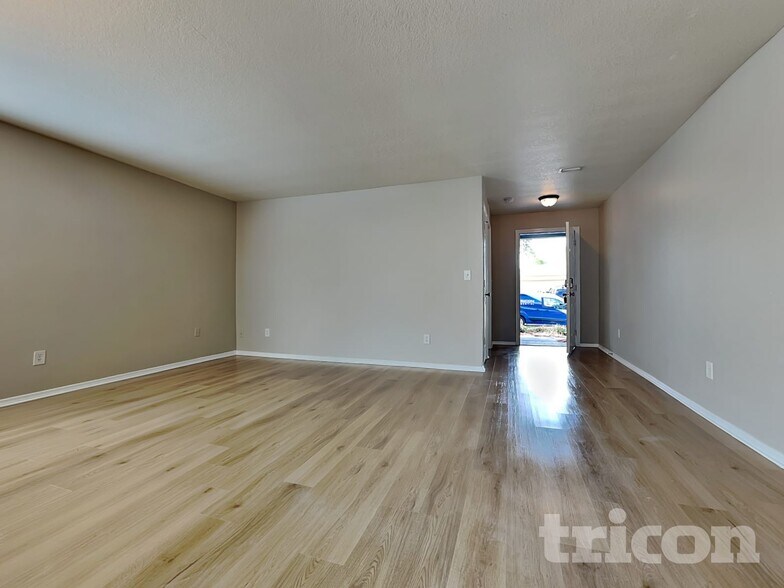 Building Photo - 30801 Temple Stand Ave