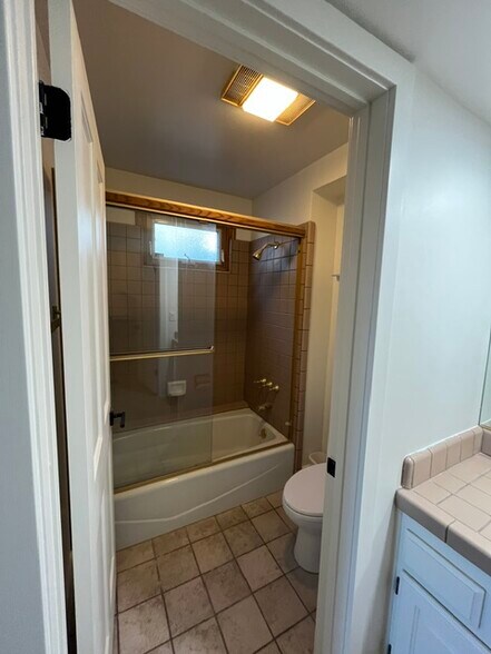 Building Photo - 4474 Rayburn St