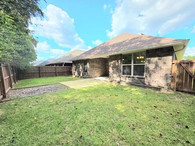 Building Photo - 5297 Parkside Dr