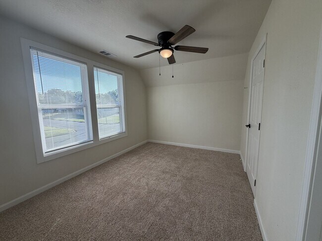 Building Photo - For Rent in Muskogee!