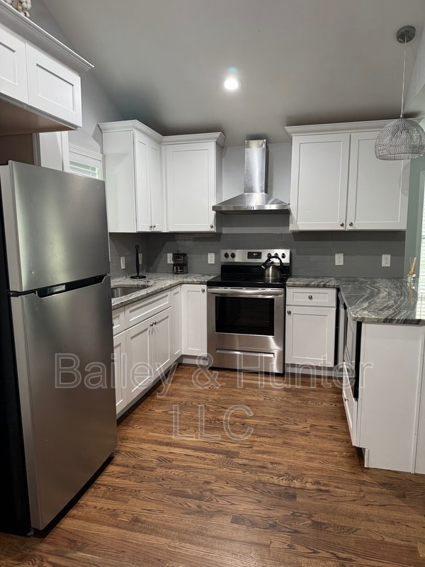 Building Photo - 85 Meldon Ave SE