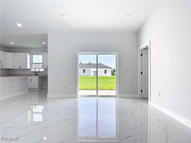 Building Photo - 5000 Bygone St