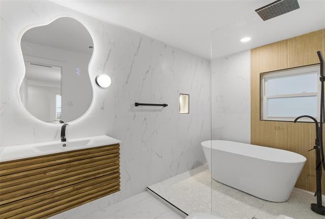 Building Photo - 617 Ouida St