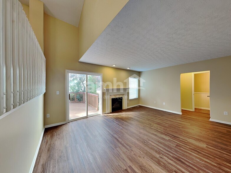 Building Photo - 9283 Ruston Ln