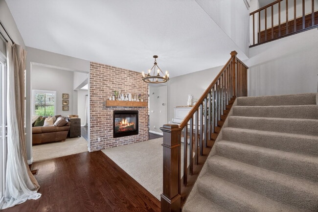 Building Photo - "Spacious 5-Bedroom Retreat on South Quantock Way - Perfectly Designed for Comfort and Style!"  A...