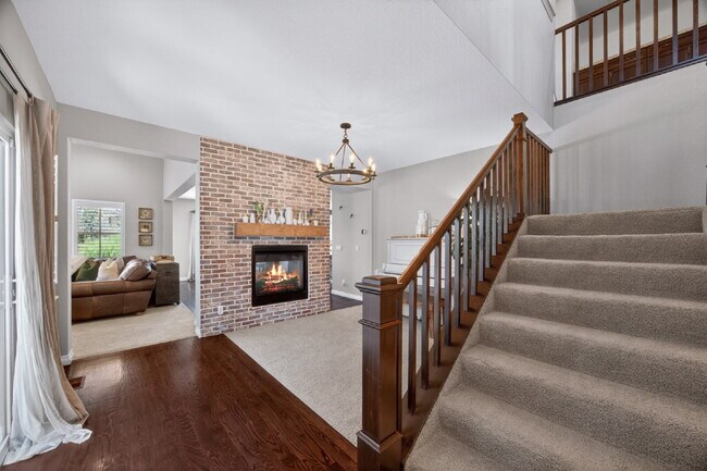 Building Photo - "Spacious 5-Bedroom Retreat on South Quantock Way - Perfectly Designed for Comfort and Style!"