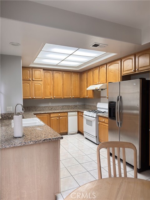 Building Photo - 4489 Spencer St