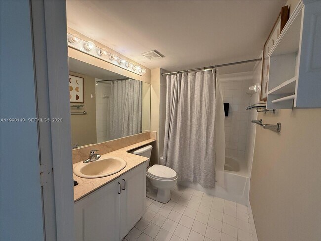 Building Photo - 1155 Brickell Bay Dr