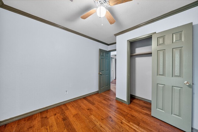 Building Photo - 5725 Melanite Ave