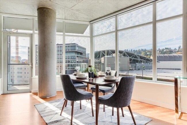 Building Photo - 1926 W Burnside St